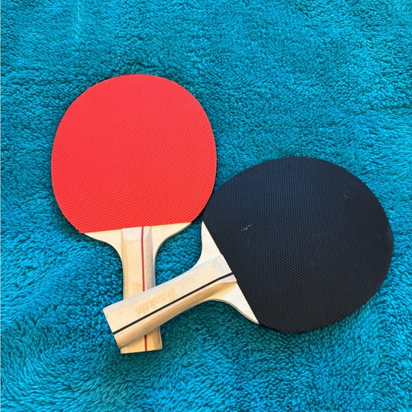 Franklin Ping pong paddles with 1 miniature paddle. Family set. - Picture 2 of 3